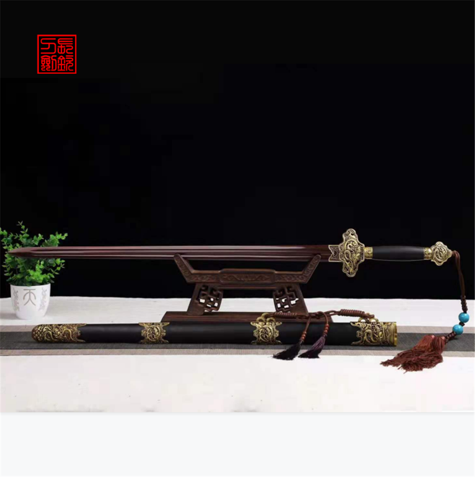 金装花发红龙剑